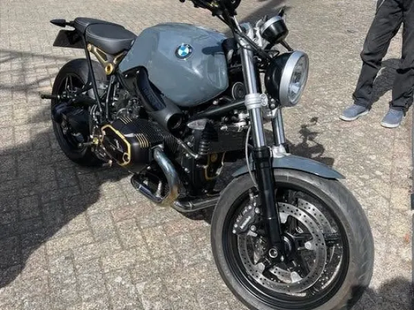 Bouwjaar onbekend BMW R Nine T Pure 2021 6000 km RnineT Nine-T Nardo Naked BOX - € 11.750 · Bieden (1/1)