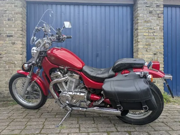 1996 Suzuki VS 600 - €1,950 (1/1)