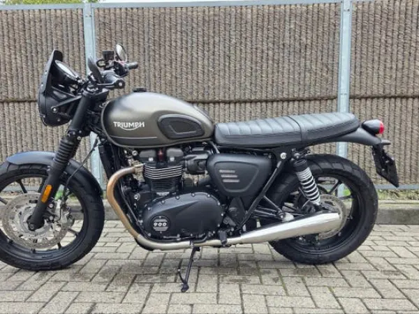 2021 Triumph Street Twin - €8,375 (1/1)