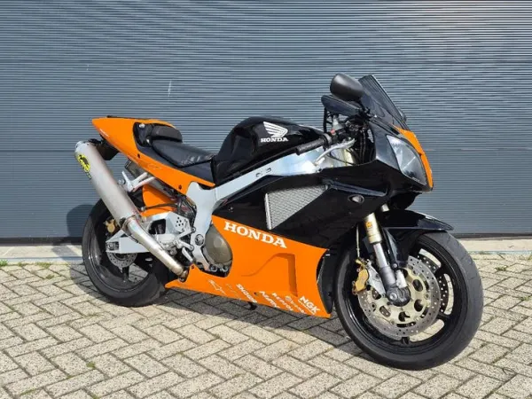 2003 Honda VTR 1000 SP1 UNIEK! - € 6.495 · Bieden (1/1)