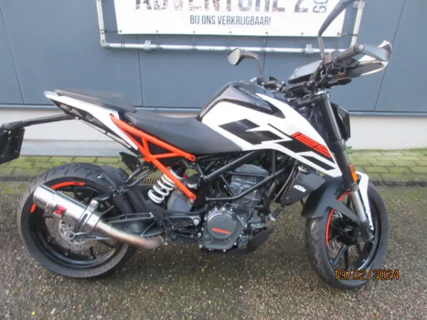 2019 KTM Duke 125 - €2,750 (1/1)
