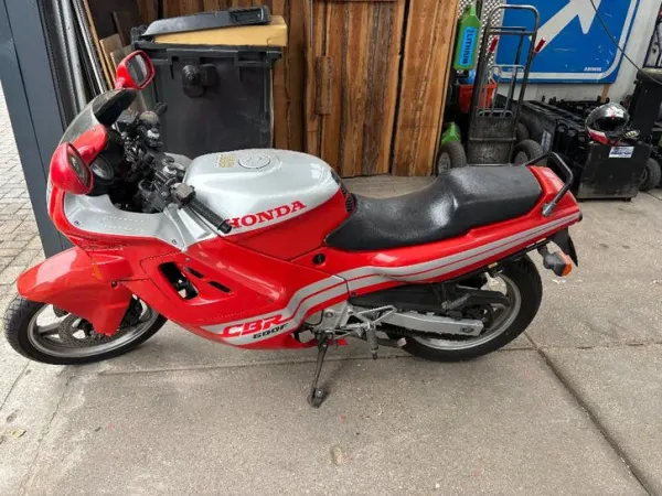 1992 Honda CBR 600 F - Gereserveerd (1/1)
