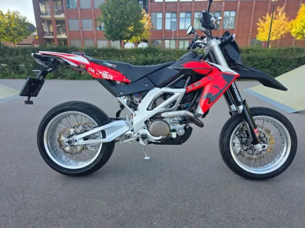 Year unknown Aprilia sxv 550 in Nieuwstaat Helemaal Orgineel - €6,250 · Bidding (1/1)