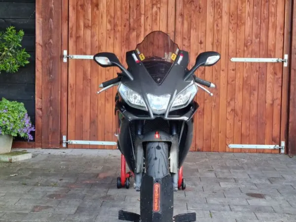2011 Aprilia RSV4 - € 8.999 · Bieden (1/1)