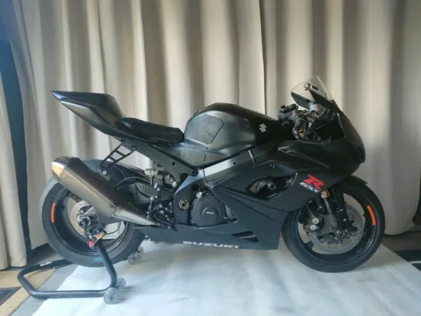 2005 Suzuki Gsxr 1000 - €3,950 · Bidding (1/1)