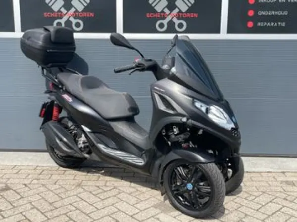 2021 Piaggio MP3 300 HPE Sport - € 5.350 (1/1)