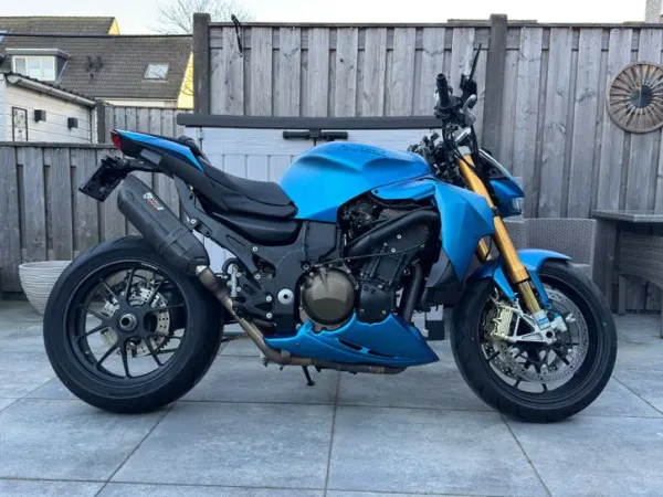 Year unknown Kawasaki ZX12r Naked. Met lMarchesini en Monoswing arm - €4,750 · Bidding (1/1)