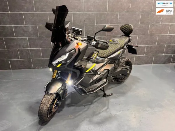2023 Honda X-ADV - €11,950 · Bidding (1/1)