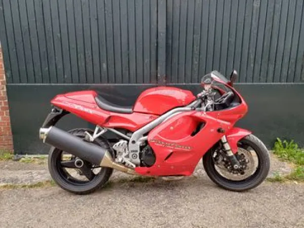 1998 Triumph Daytona T 595 - €1,950 · Bidding (1/1)