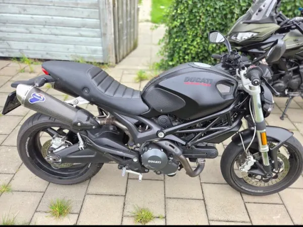 Bouwjaar onbekend Ducati Monster 696 uit 2009 wit Sportief - € 3.150 (1/1)