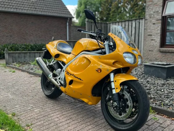 1999 Triumph Daytona 955i-28.000 km Topstat !!! - €2,800 (1/1)