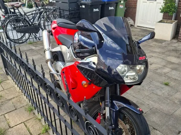 1999 Aprilia RSV Mille - € 1.850 · Bieden (1/1)