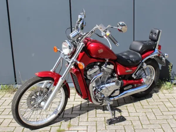 1996 Suzuki VS 600 - €2,650 · Bidding (1/1)