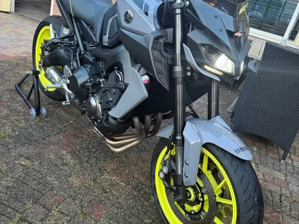 2017 Yamaha MT 09 - € 7.750 · Bieden (1/1)
