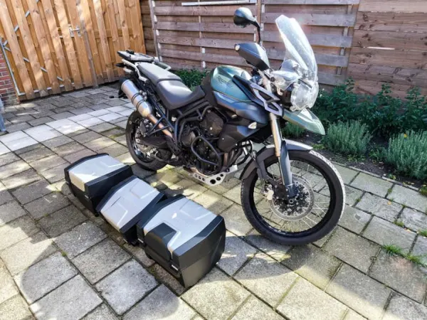 2013 Triumph Tiger 800 XC 2013 met Kofferset - € 6.275 · Bieden (1/1)