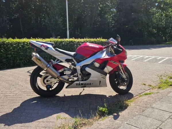 Year unknown Yamaha YZF R1 - Bidding (1/1)