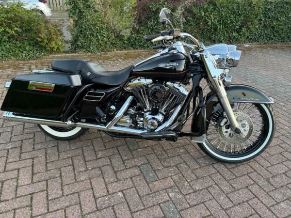 Year unknown Harley-Davidson Flhr Road King 88 22.162 km - €13,000 · Bidding (1/1)