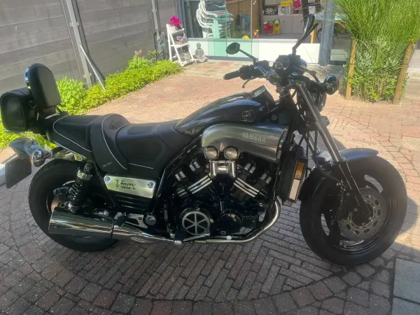 2000 Yamaha VMAX - €3,200 (1/1)
