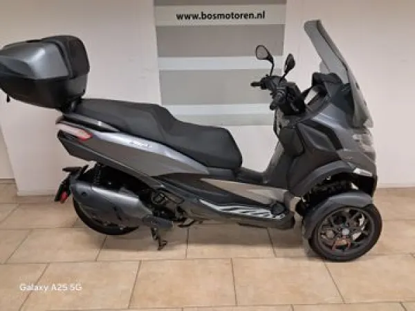 2023 Piaggio MP3 530 HPE Advance Exlusive - € 10.450 (1/1)