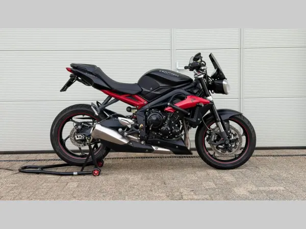 2015 Triumph Street Triple R - €6,600 (1/1)