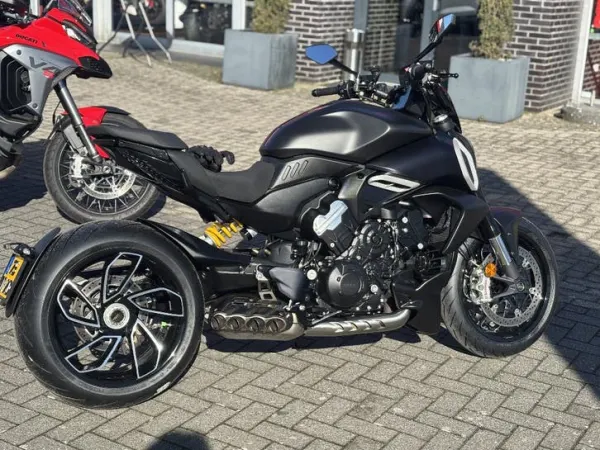 2024 Ducati Diavel V4 | Full Akrapovič | BTW | Dealer Onderhouden - Gereserveerd (1/1)