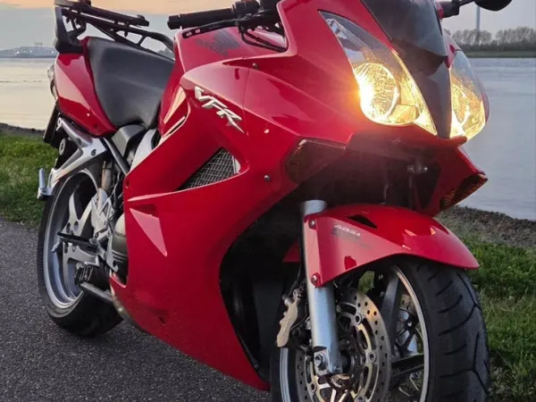2005 Honda VFR 800 - €4,250 (1/1)