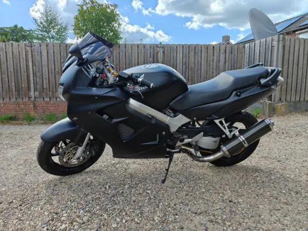 2003 Honda VFR 800FI-Sportieve Toermotor - € 2.750 · Bieden (1/1)