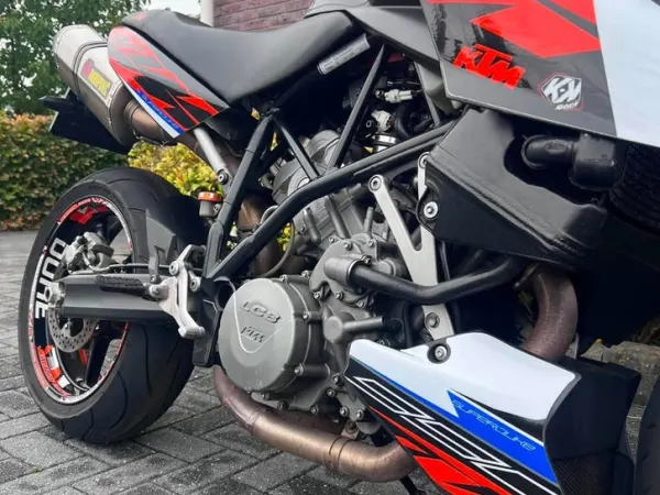 2008 KTM Super Duke 990 met Akrapovic Uitlaat - € 3.950 · Bieden (1/1)