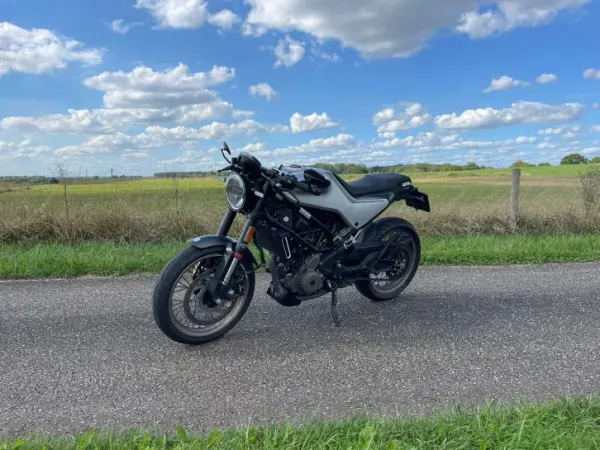 2021 Husqvarna Vitpilen 401 - € 2.995 · Bieden (1/1)