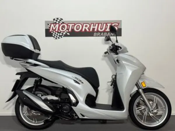 2021 Honda SH 350I - € 5.450 (1/1)