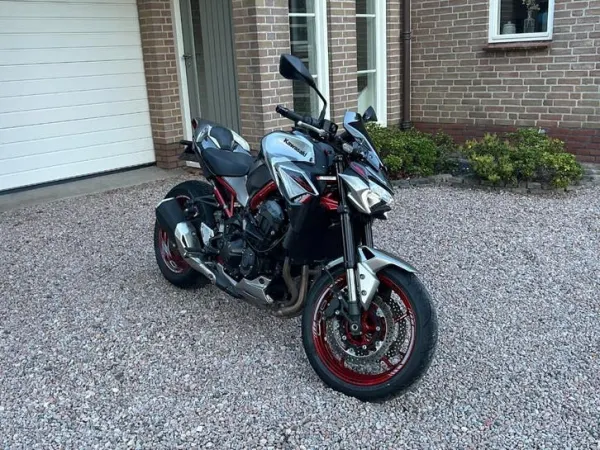 2014 Kawasaki z900 met 5355 Kilometer - €8,650 · Bidding (1/1)