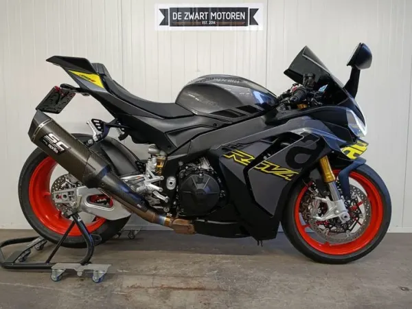 2025 Aprilia RSV 4 1100 bj 2025 5344 km rsv4 SC Projec - Gereserveerd (1/1)