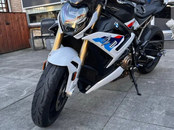 Bouwjaar onbekend BMW S 1000 R - € 17.450 · Bieden (1/1)