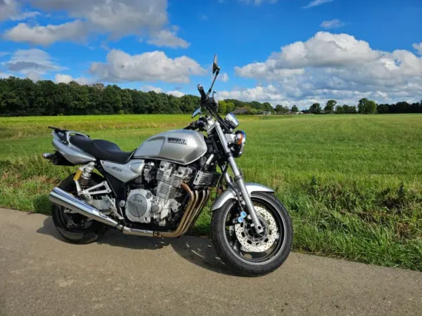 2001 Yamaha XJR 1300 Zilver uit 2001 31.000 km - € 3.950 · Bieden (1/1)