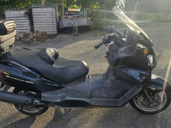 2004 Suzuki Burgman 650 - €1,500 · Bidding (1/1)