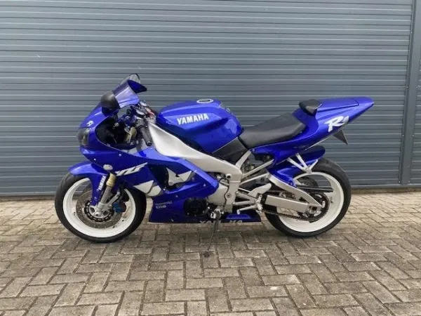 1999 Yamaha R1 van 1999 - € 5.750 · Bieden (1/1)