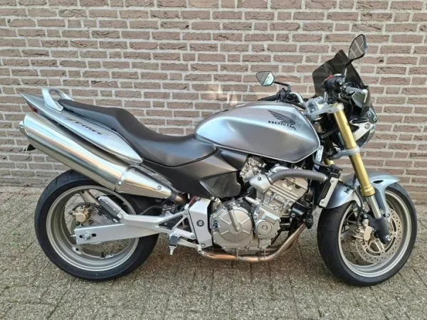 2005 Honda CB 600F Hornet 650 Zeer Weinig kms - €2,980 · Bidding (1/1)