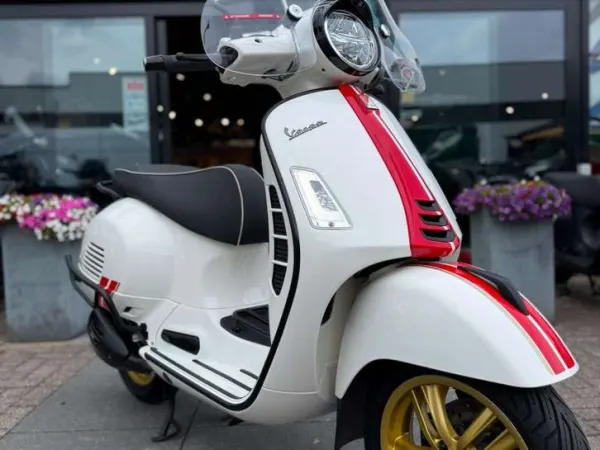 2022 Vespa GTS 300 cc Racing Sixteen - € 4.850 (1/1)