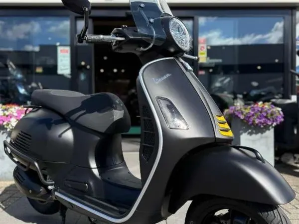2022 Vespa GTS 300 - Reserved (1/1)