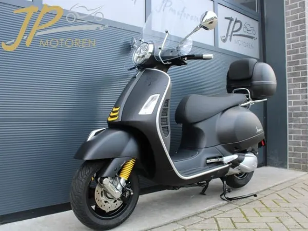 2022 Vespa GTS 300 - Reserved (1/1)