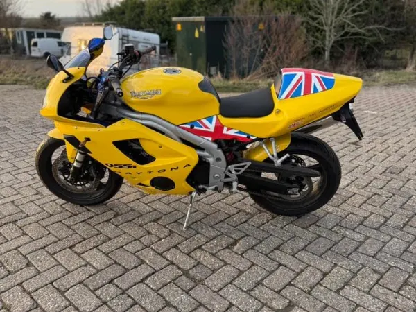 2003 Triumph 955i Motor - €3,200 · Bidding (1/1)