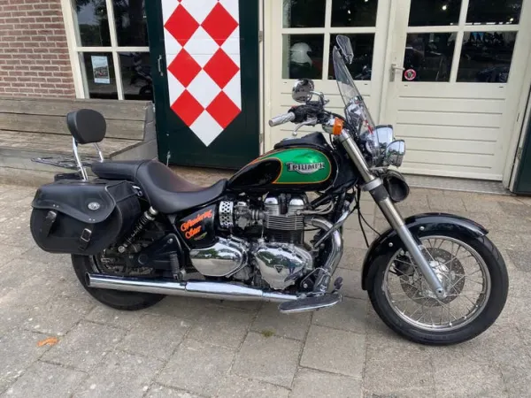 2002 Triumph America (bj 2002) - € 4.490 (1/1)