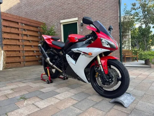 2002 Yamaha R1 2002 RN 09 Rood/Wit! - € 7.995 (1/1)