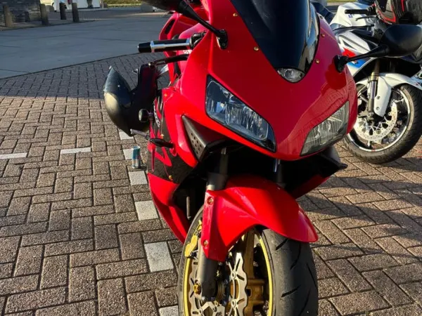 Bouwjaar onbekend Honda CBR 600 RR - € 4.000 · Bieden (1/1)