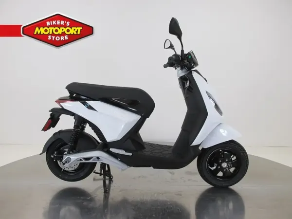 2022 Piaggio Piaggio 1 - € 2.290 (1/1)