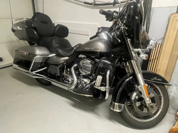 2017 Harley-Davidson Electra Glide Classic - €15,000 · Bidding (1/1)