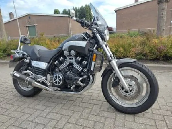 2002 Yamaha VMAX - €4,450 (1/1)
