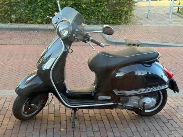 2014 Vespa GTS 300 SuperSport-Zwart-Krachtige MotorScooter - € 3.400 · Bieden (1/1)