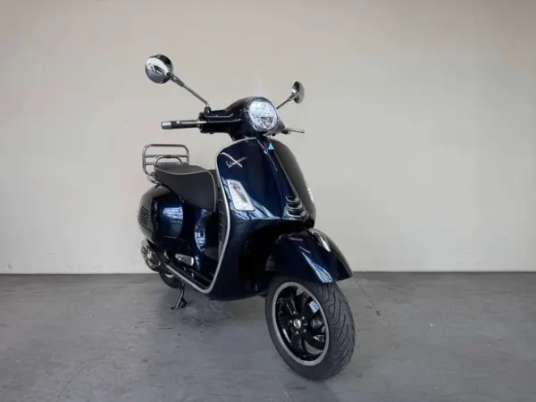 2021 Vespa GTS 300 - € 6.395 (1/1)