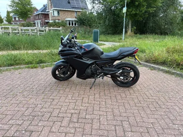 2010 Yamaha XJ 600 - €4,500 · Bidding (1/1)